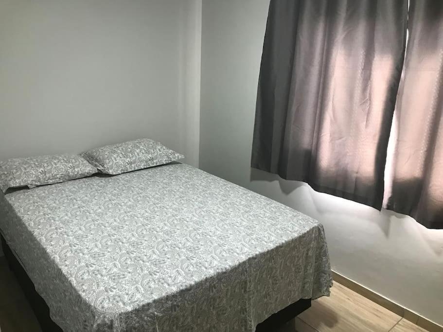 Casa Com 2 Quartos Agradaveis Com Ar Condicionado ฟอสดูอีกวาซู ภายนอก รูปภาพ